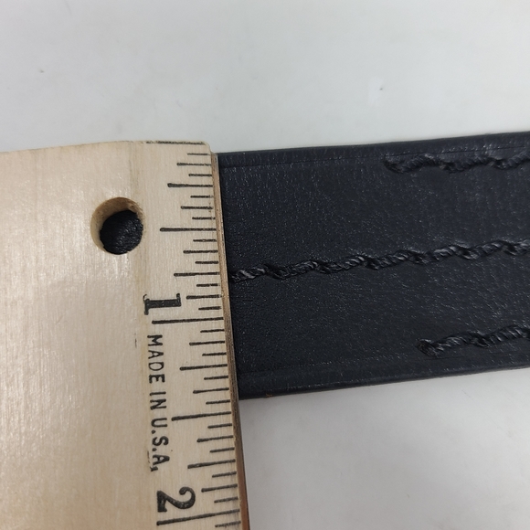 Men’s Tumi Black Leather Belt Size 38 40 Casual Dr - Picture 2 of 7